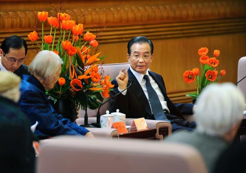 Wen welcomes more foreign experts to work in China