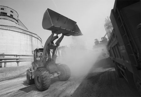 China Resources Cement's H1 profit far worse than expected