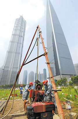 Govt stimulus plan boosts chances for multinationals