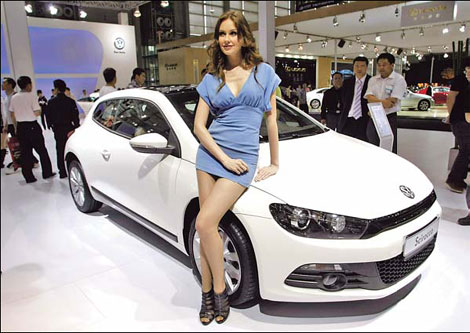 Volkswagen waxes, Honda wanes in June