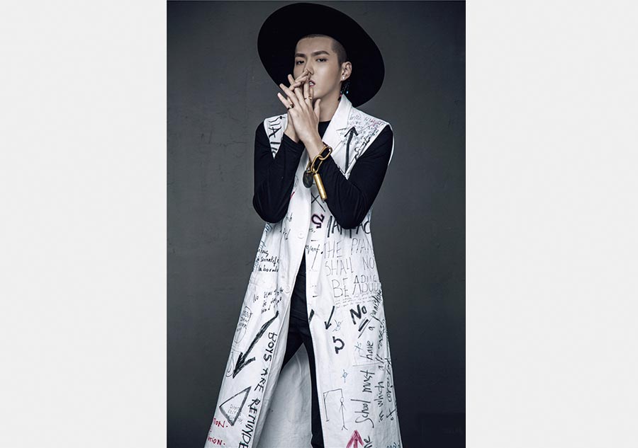 Fashion icon Kris Wu releases new photos