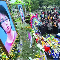 Top 10 heart-warming moments 2009