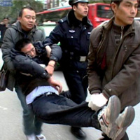 Top 10 heart-warming moments 2009