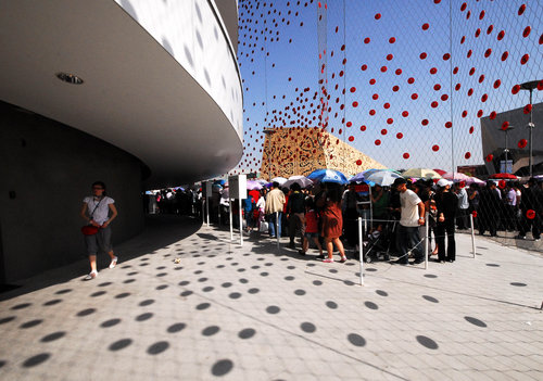 Expo fervor heats up