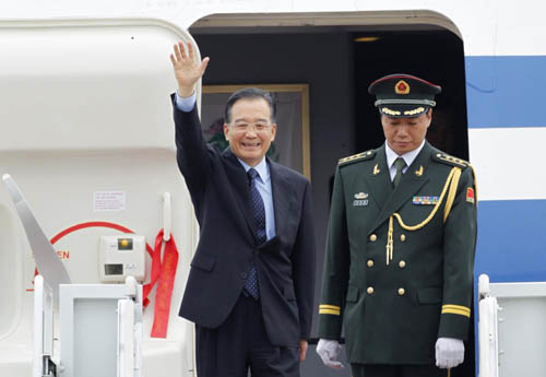 Wen arrives in Seoul on official visit