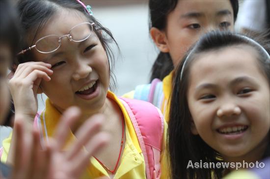 Foreign students experience Chinese culture at summer camp