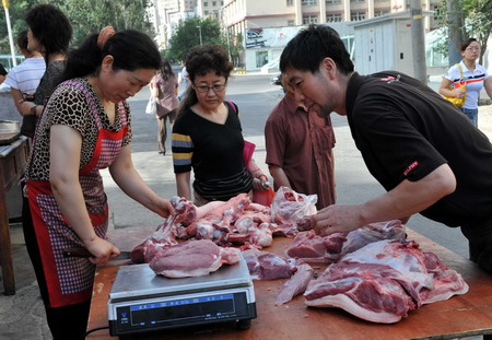 Life starts to return to normal in Urumqi