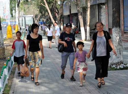 Life starts to return to normal in Urumqi