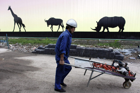 Pavilion for Shanghai 2010 Expo under construction