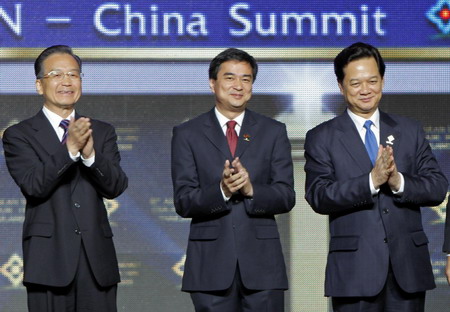 Japan presses free trade, US role uncertain