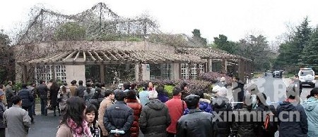 Tiger bites keeper to death in Shanghai zoo