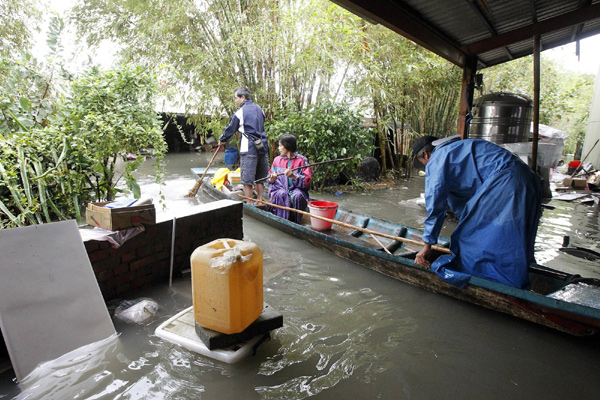 Megi strands over 500 mainland tourists in Taiwan