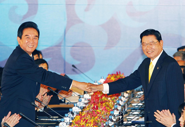 Cross-Straits medical deal creates safety net