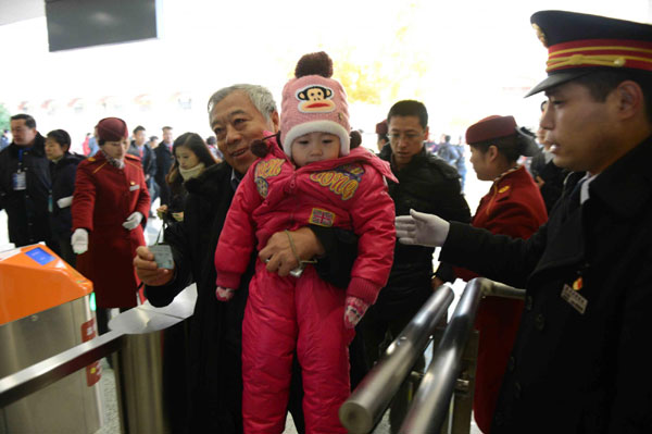 High-speed railway for frigid regions starts operation