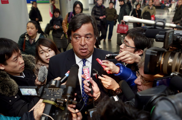 Google chief arrives in Beijing