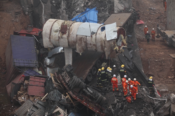 Five dead after bridge collapses in China