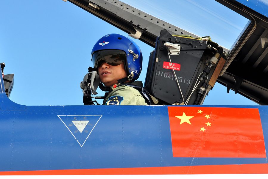 PLA aerobatic team's overseas debut