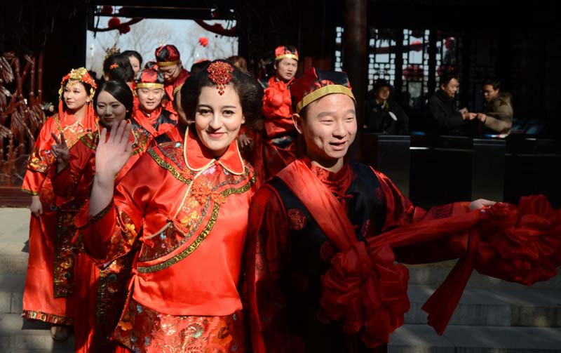 Group wedding ceremony in East China