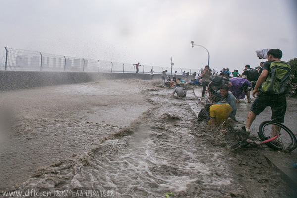 Tidal waves display brute force of nature
