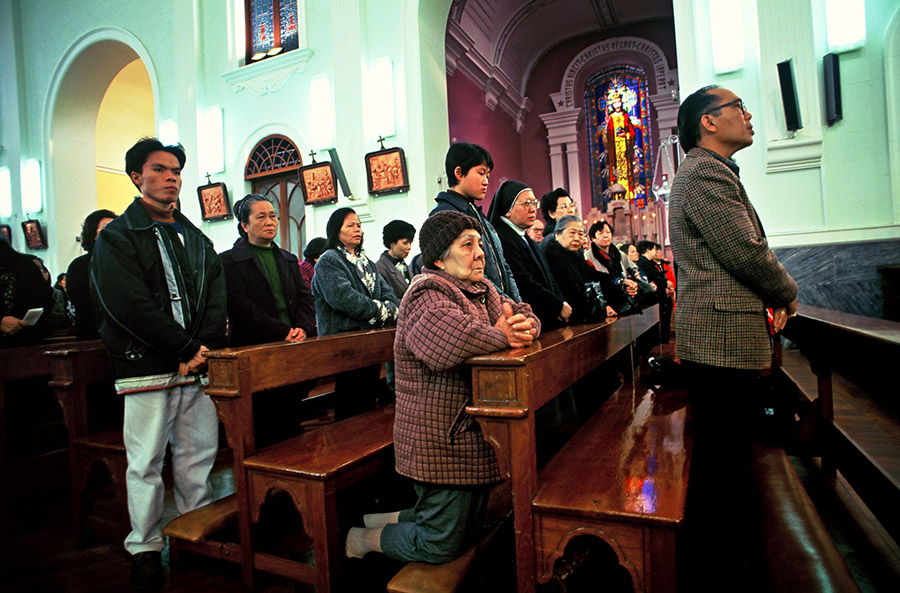 100 photographers' focus on Macao