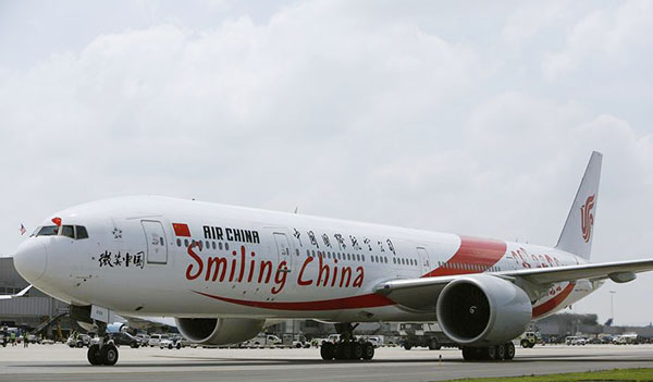 Bomb threat forces flight to make emergency landing