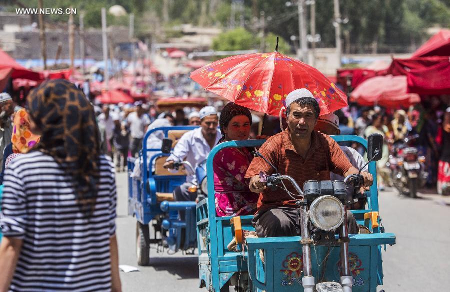 Rescue work under way in quake-hit Xinjiang