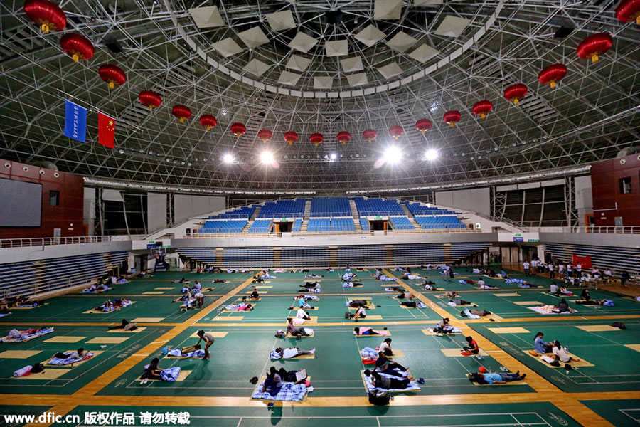 Gymnasium opens for parents of freshmen