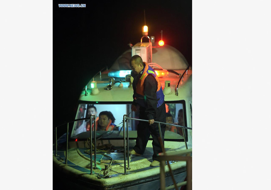 Tour boats suspended after boat capsizes in SW Chinese city