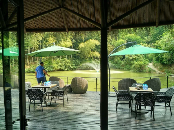 Foreign investors flock to exotic tourist haven