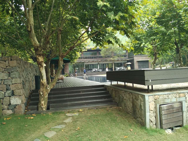 Foreign investors flock to exotic tourist haven