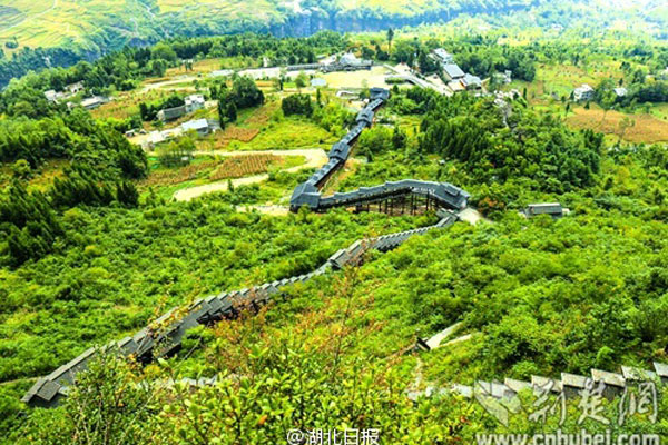 World's longest sightseeing escalator awaits you in Central China