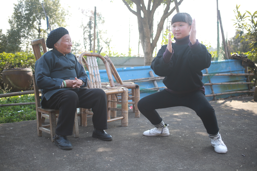 94-year-old nanny practices kung fu for 90 years