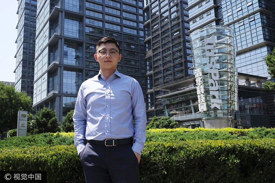 What do top <EM>gaokao</EM> scorers do after university graduation?