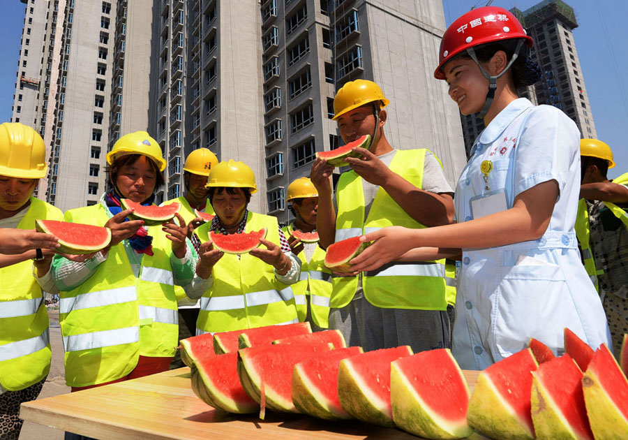 Heat wave sweeps across China