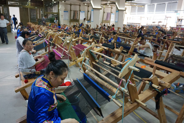 Ethnic culture helps eradicate poverty in Hunan