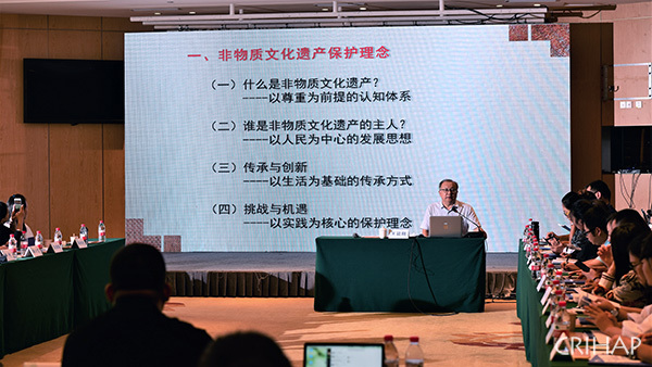 亞太中心在上海舉辦“中國非遺傳承人群研修研習培訓計劃師資交流活動暨高校培訓班”