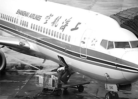 China Eastern, Shanghai Air set up revamp team