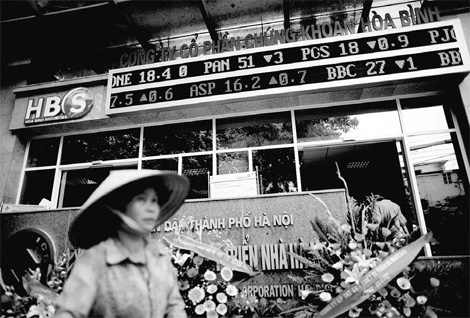 IMF urges Vietnam to tackle deficit