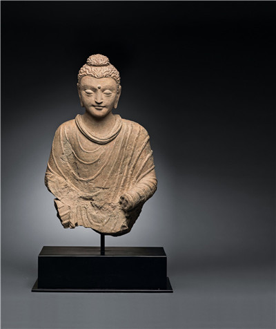 Crossing the border to paint a picture of success