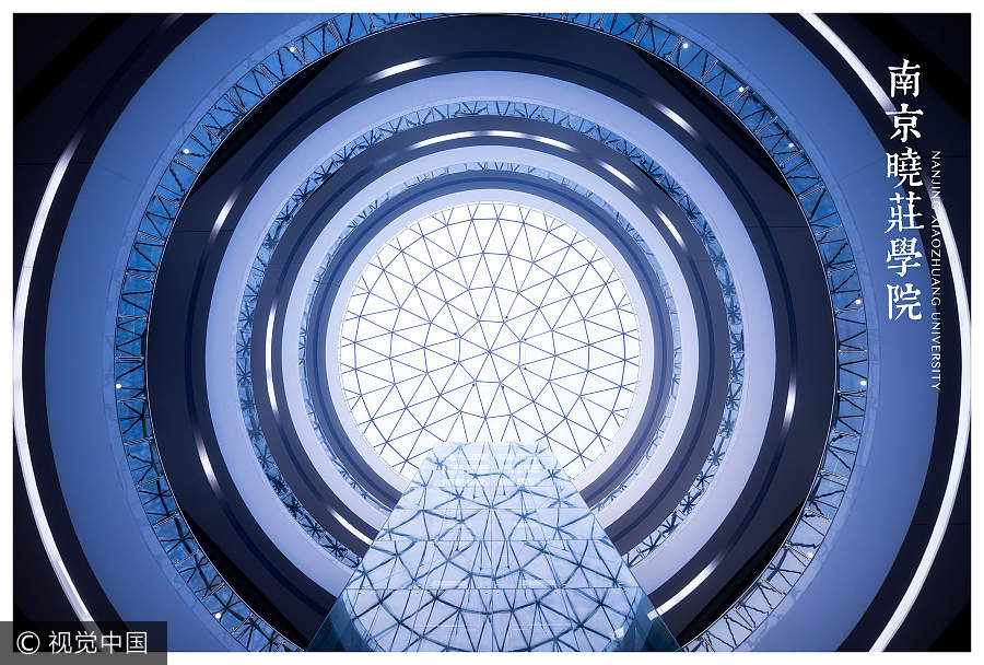 Student captures beautiful spiral stairways in Nanjing colleges