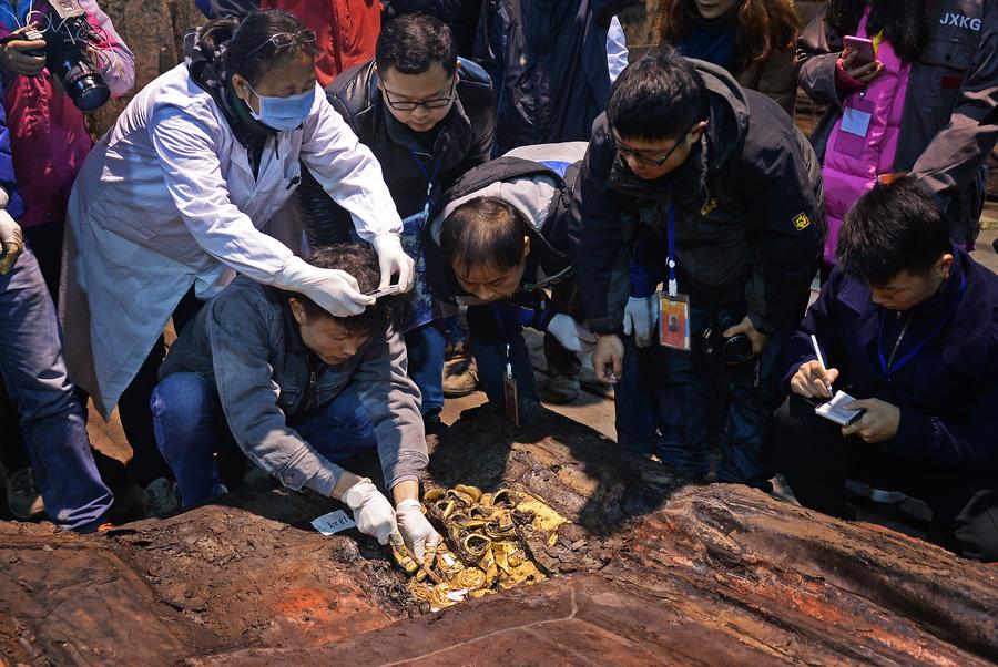 Unearthed gold cakes number rises to 285 at Haihunhou cemetery
