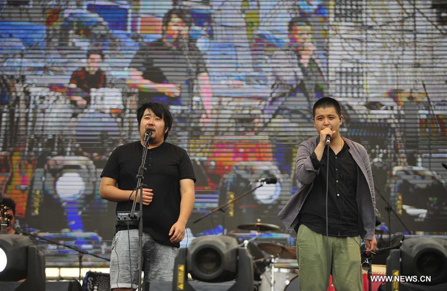 Strawberry Music Festival kicks off in Xianghe, China's Hebei