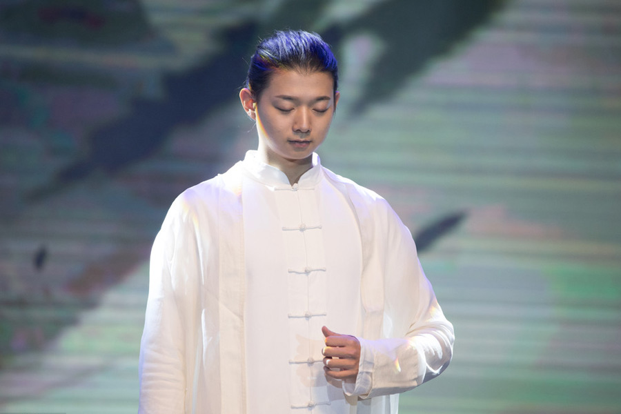 2017 MTV European Music Awards opens in London