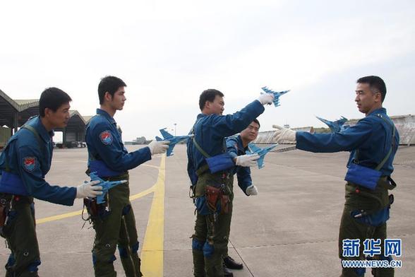 楊永飛：隨時準備升空作戰