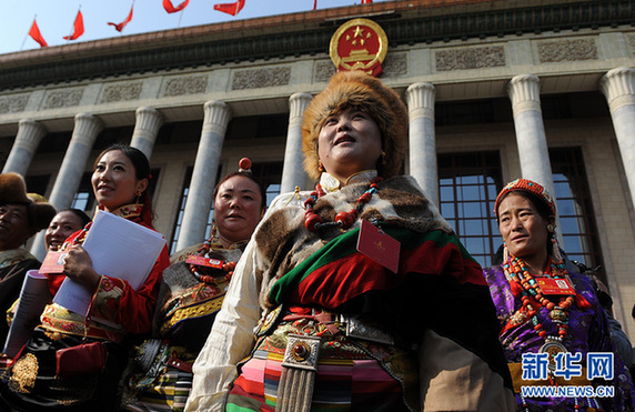 圖：代表信心滿懷步出大會堂