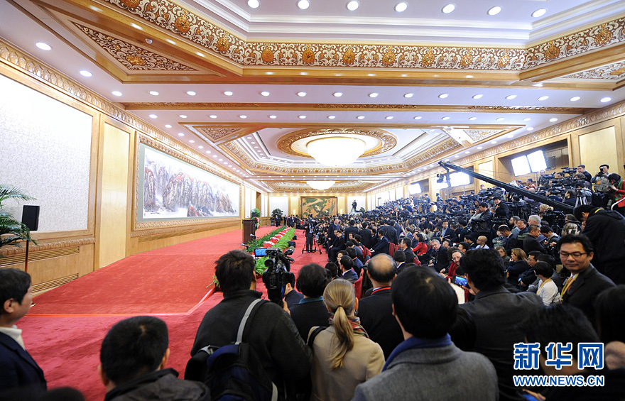 新一屆中央政治局常委同中外記者見面會現場