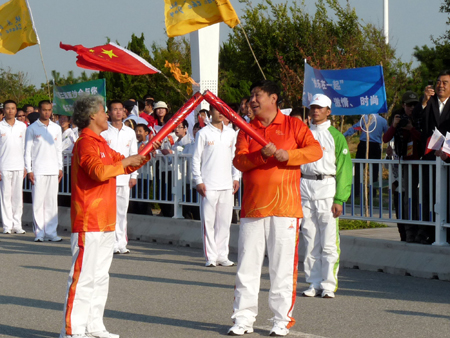 亞運(yùn)圣火閃耀山東海陽