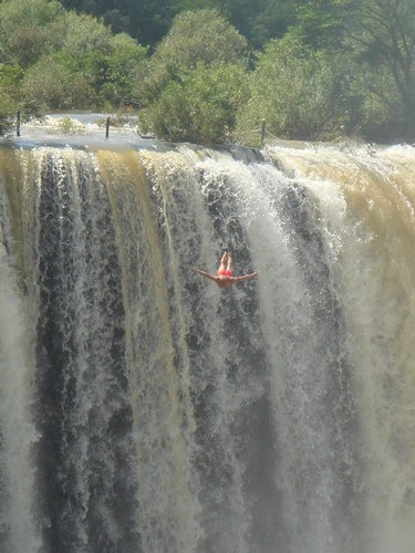 第四屆網(wǎng)絡(luò)媒體龍江行：氣勢磅礴的吊水樓瀑布
