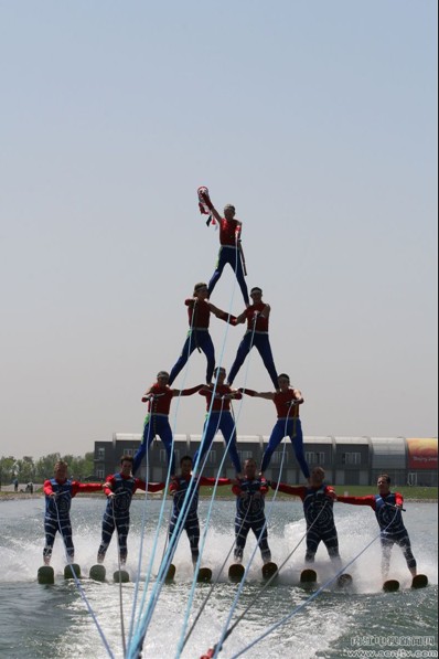 中美澳藝術(shù)滑水對抗賽