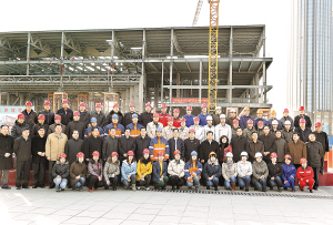 張高麗黃興國看望節(jié)日期間堅守一線的干部職工